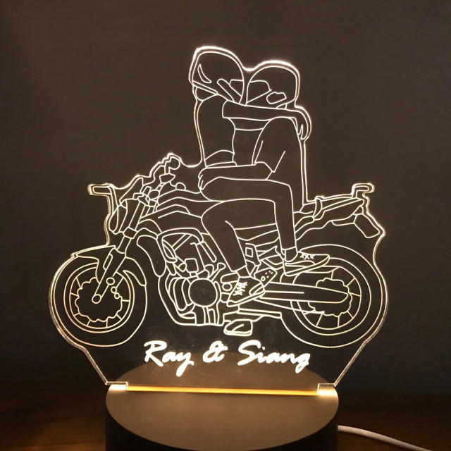 情侶重機線條夜燈｜擁抱的背影最動人・客製化紀念日禮物