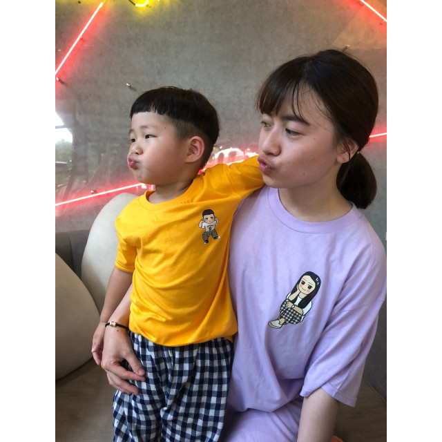 MiniGarden Q版親子裝｜把孩子的可愛模樣穿在身上 紀錄童年旅行與陪伴，用畫像留住親子最幸福的畫面