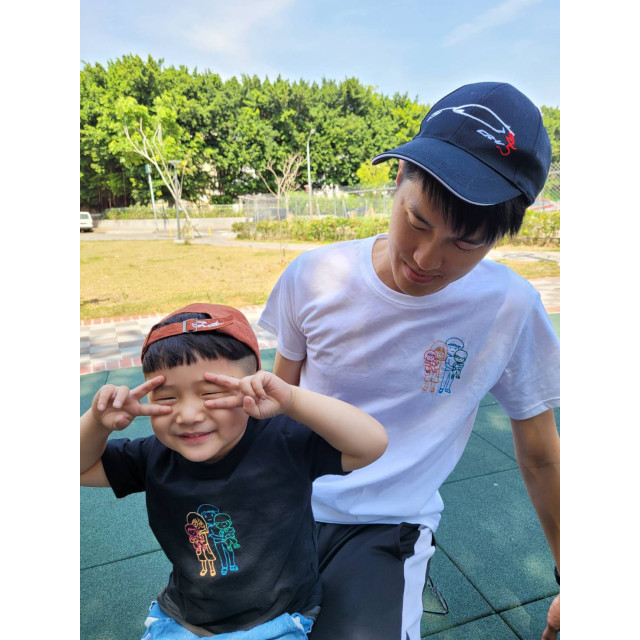 父子客製化多色刺繡T｜親子出遊的溫暖紀念禮物