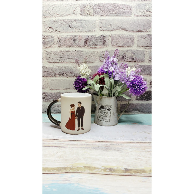 婚紗照變身專屬插畫馬克杯｜墾丁海邊的幸福紀念 MiniGarden 情侶客製馬克杯，記錄屬於兩人的愛情時刻