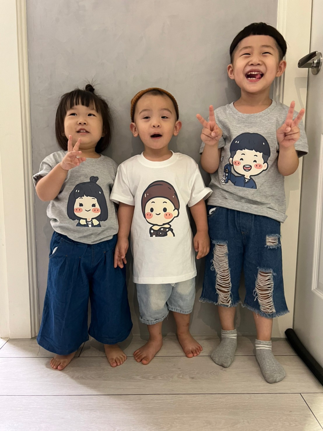 MiniGarden 客製兄妹插畫T恤 三人合照生日紀念