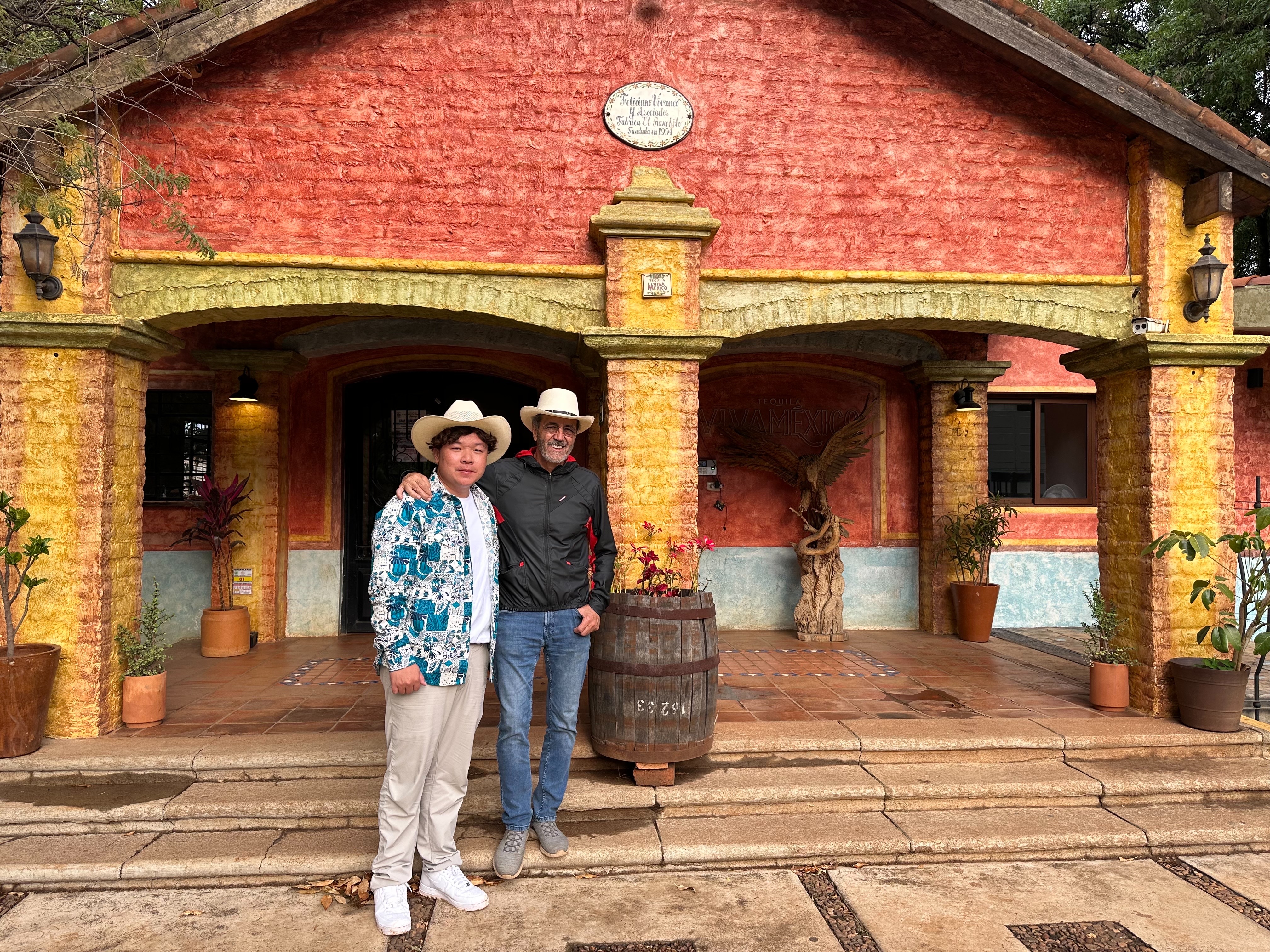 龍舌蘭協會商務交流團體服，黑白雙色重磅高挺棉T客製化展示