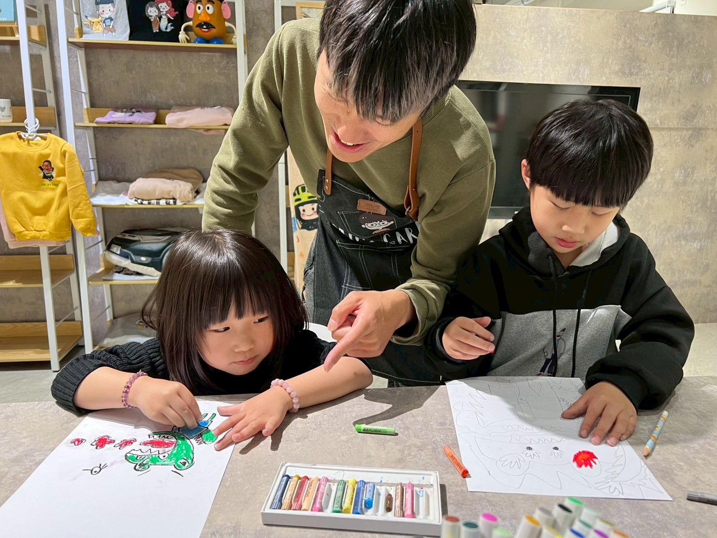 親子DIY步驟-小孩繪畫塗鴉-天馬行空創作
