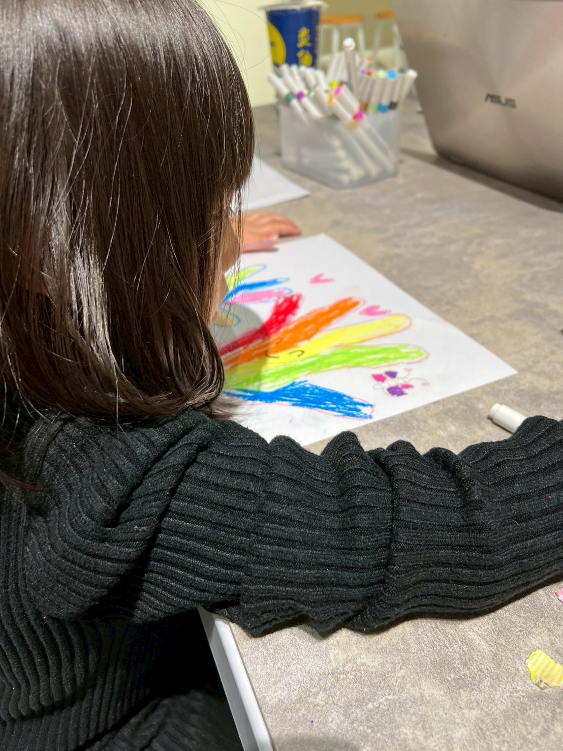 小小職人體驗步驟一-兒童自由繪畫塗鴉